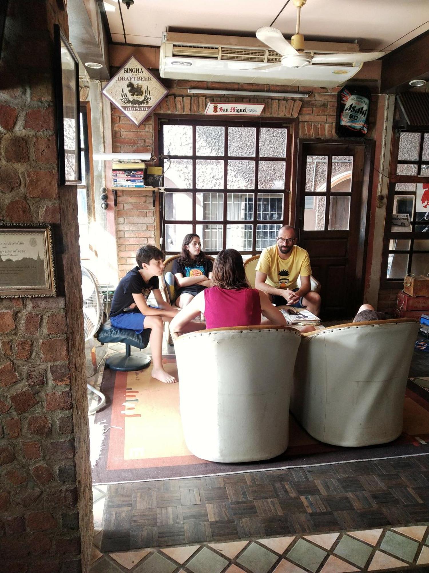 Brickhouse Ayutthaya Guesthouse Est 1986 Luaran gambar