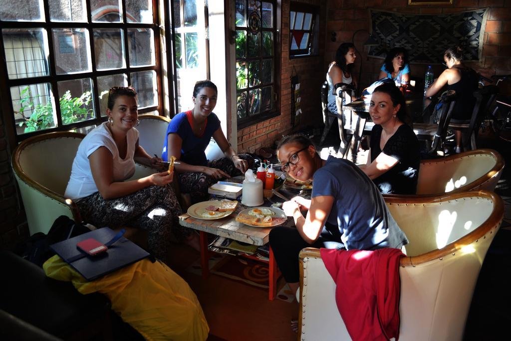 Brickhouse Ayutthaya Guesthouse Est 1986 Luaran gambar