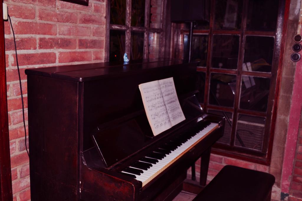 Brickhouse Ayutthaya Guesthouse Est 1986 Luaran gambar