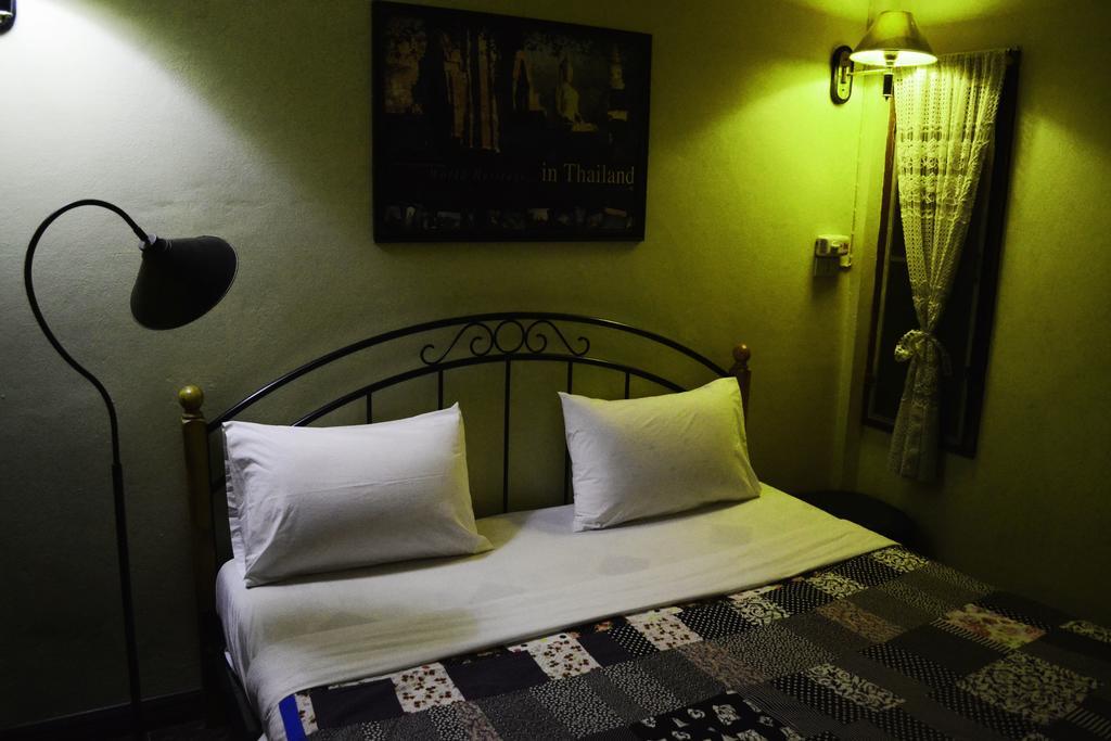Brickhouse Ayutthaya Guesthouse Est 1986 Luaran gambar