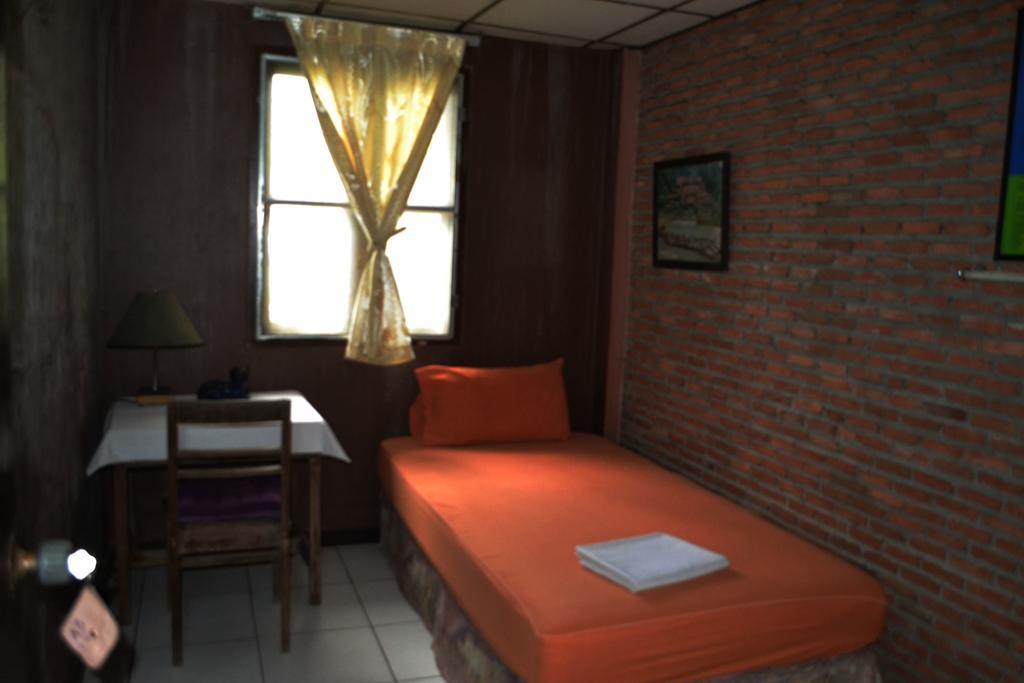 Brickhouse Ayutthaya Guesthouse Est 1986 Luaran gambar