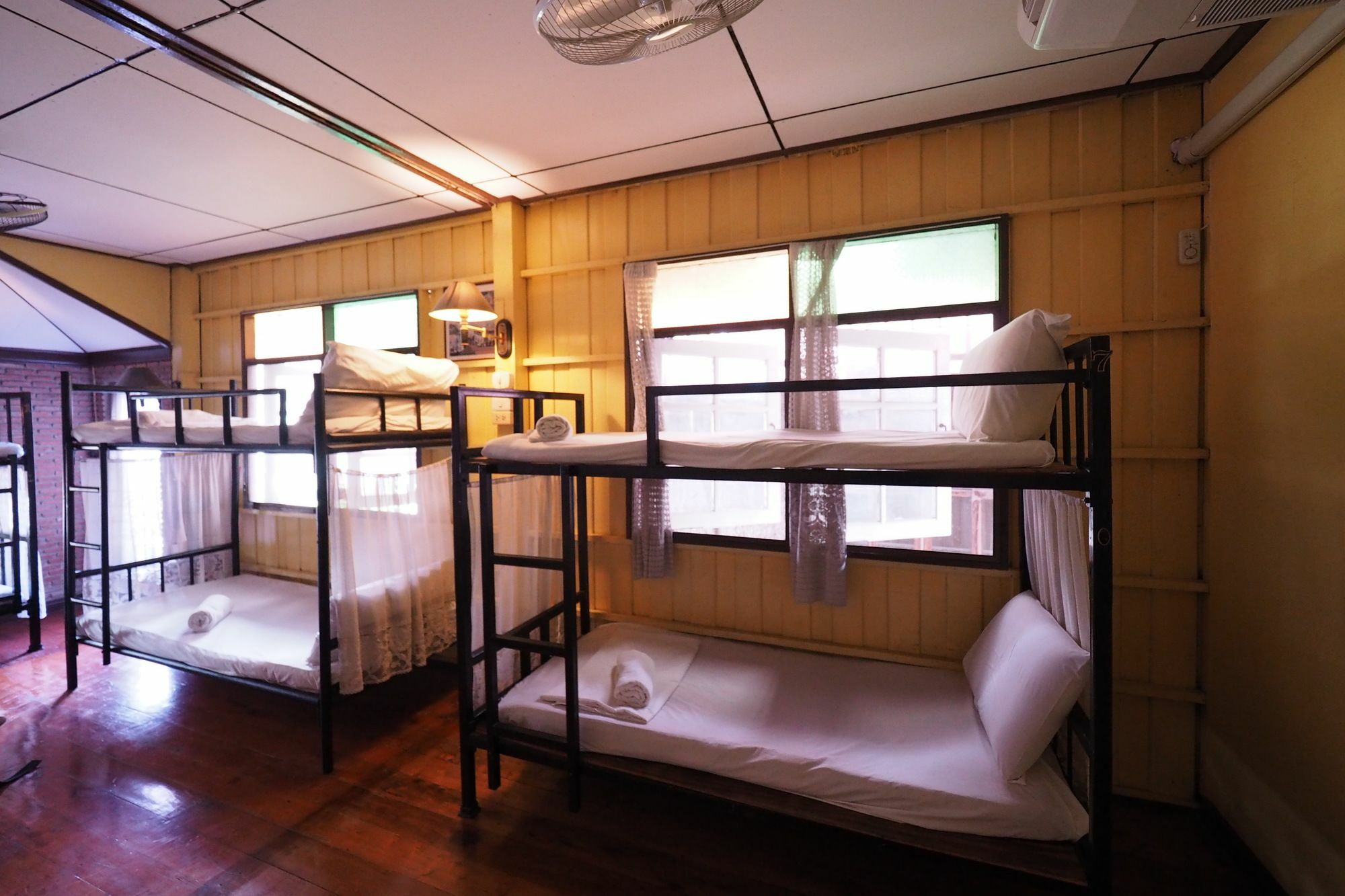 Brickhouse Ayutthaya Guesthouse Est 1986 Luaran gambar