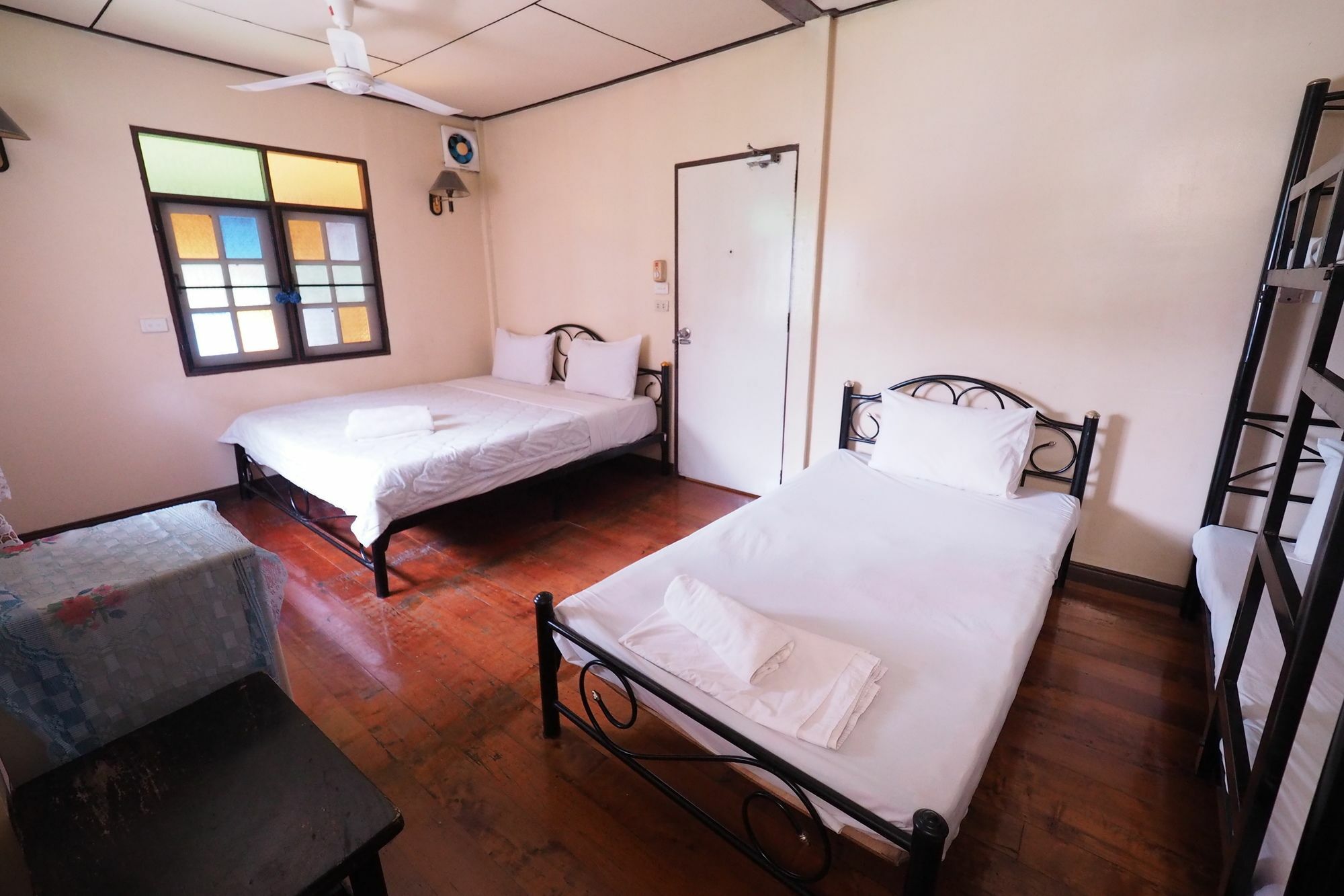 Brickhouse Ayutthaya Guesthouse Est 1986 Luaran gambar