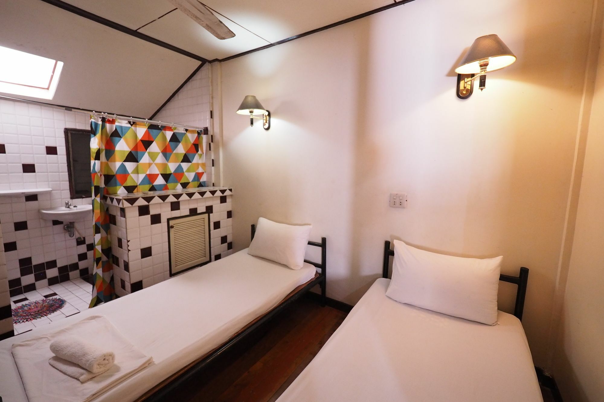 Brickhouse Ayutthaya Guesthouse Est 1986 Luaran gambar