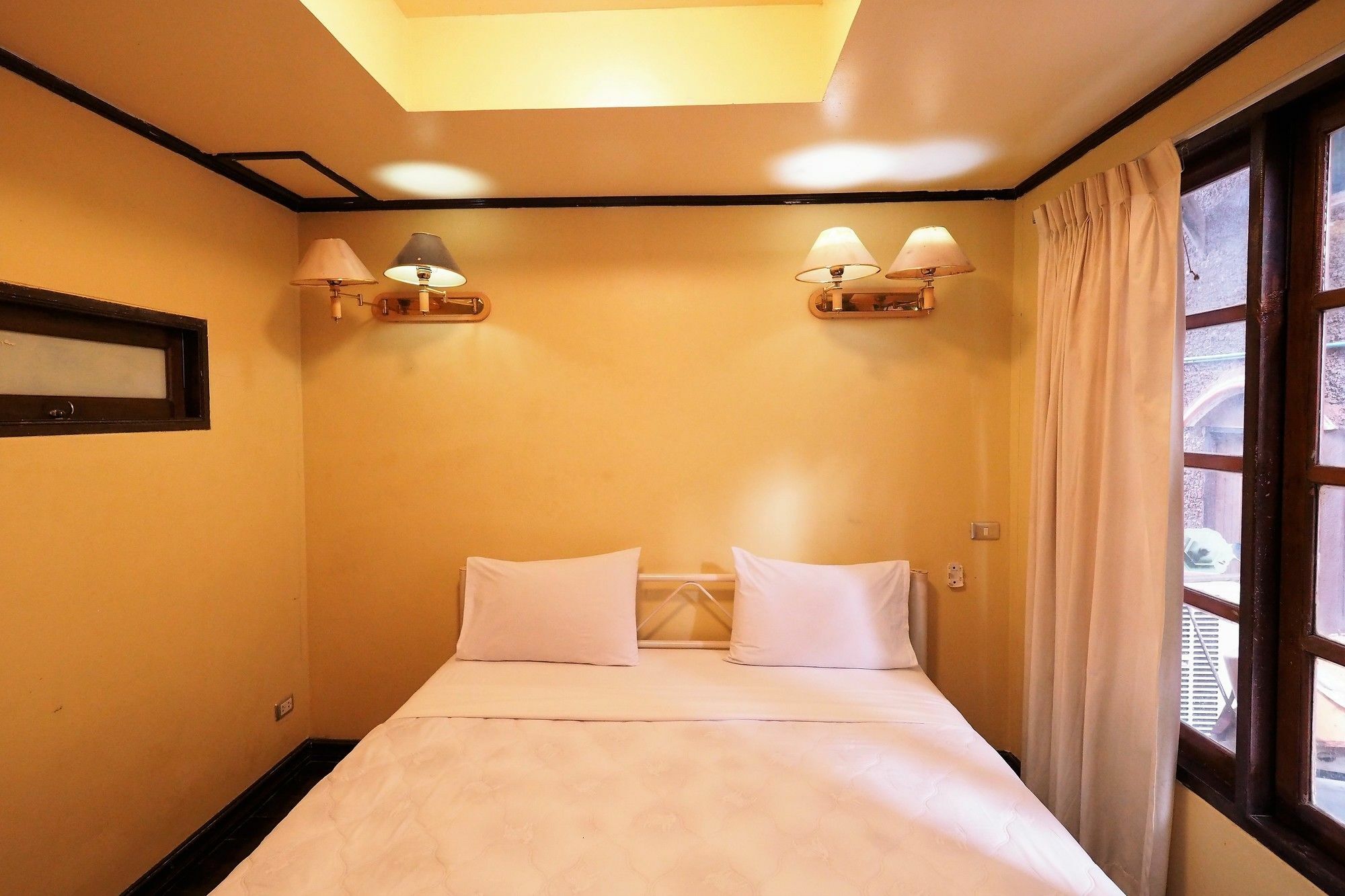 Brickhouse Ayutthaya Guesthouse Est 1986 Luaran gambar