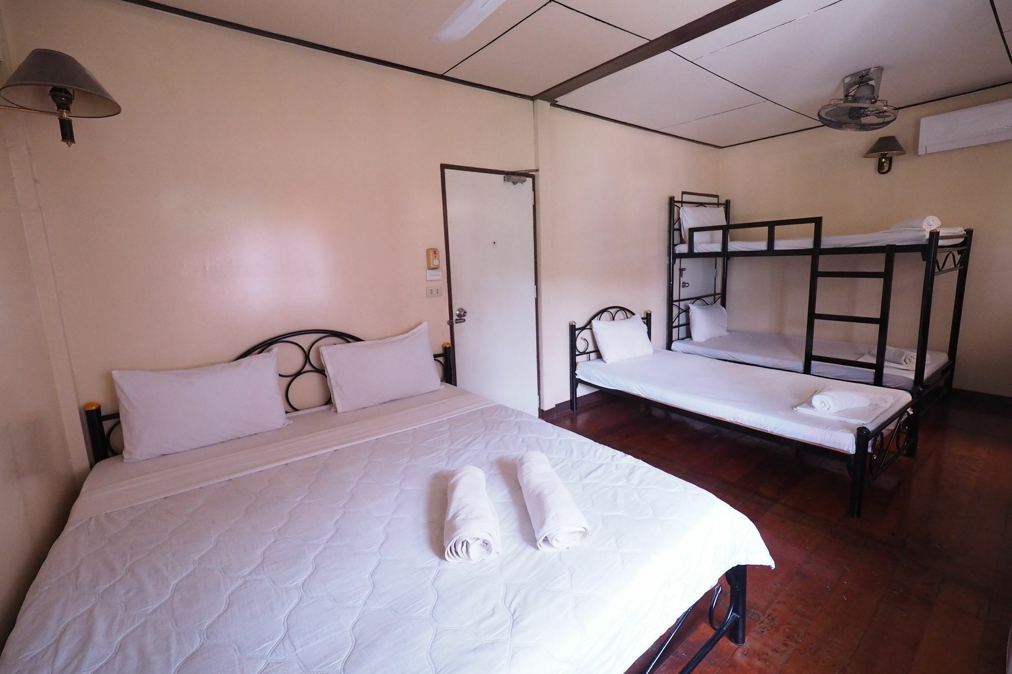 Brickhouse Ayutthaya Guesthouse Est 1986 Luaran gambar